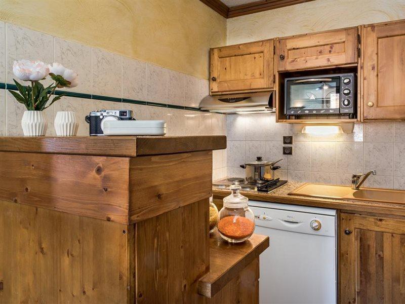 Village Montana Aparthotel 4*